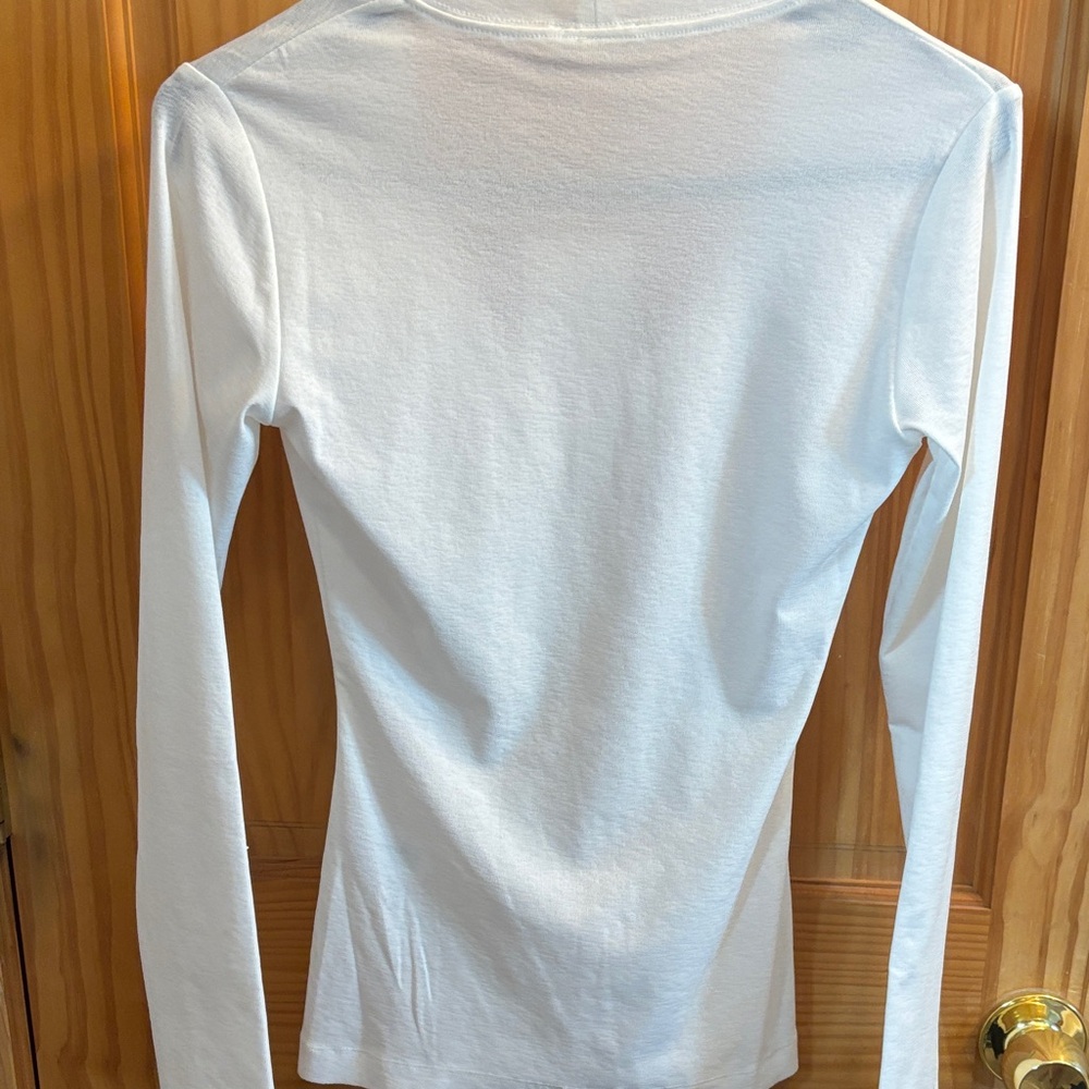 Zara Basic V-Neck Women's Top - Picture 6 of 6